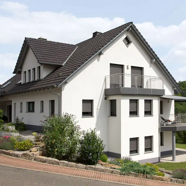 Modernes zweistöckiges Wohnhaus
